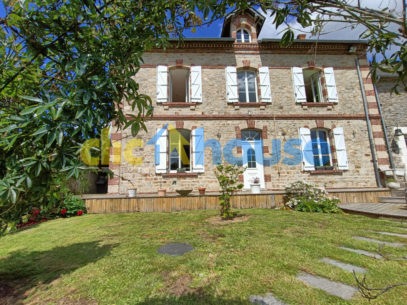 Vente Maison 204m² 6 Pièces à Cahagnes (14240) - Clic House