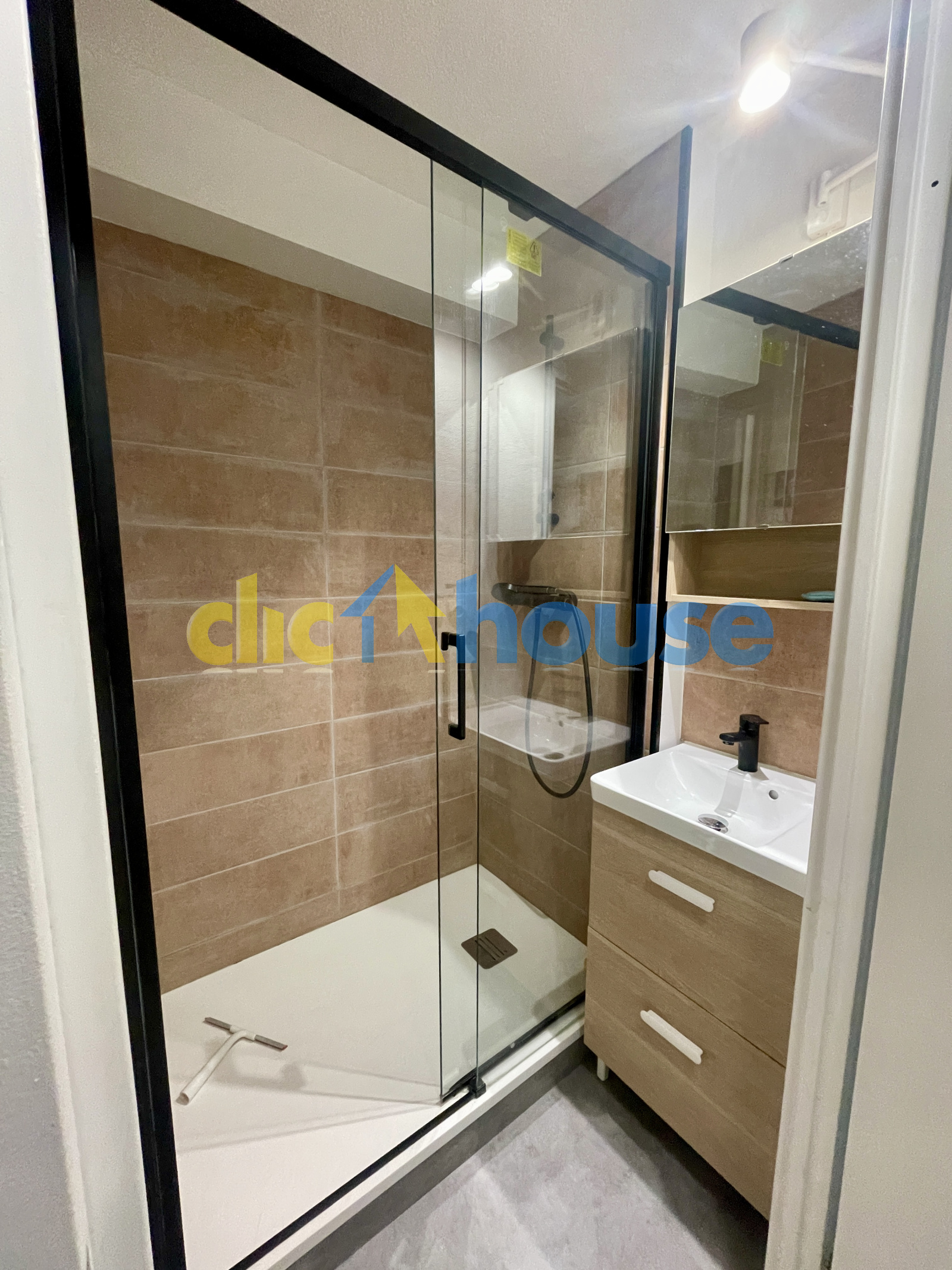 Image_, Studio, Caen, ref :6594